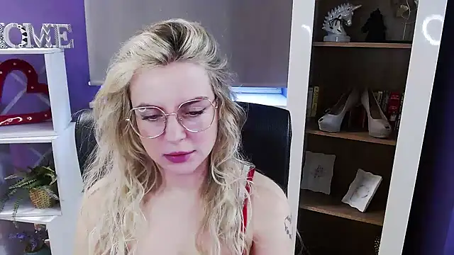 Zoey Erotic online show from March 2026 07:15:01 AM