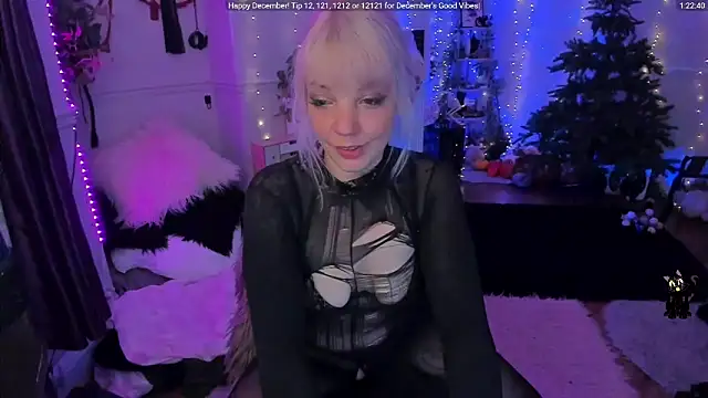 AliceW0lf online show from December 2025 04:48:02 PM