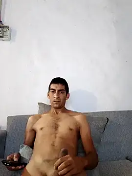 Snapshot of Elverguditojaja chatting on February 2026 02:01:02 AM Elverguditojaja online show from February 2026 02:01:02 AM