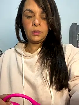 Snapshot of Kataliina chatting on October 2025 04:10:02 AM Kataliina online show from October 2025 04:10:02 AM