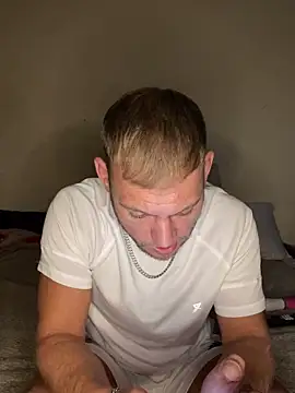 Weestud94 online show from October 2025 11:28:02 AM