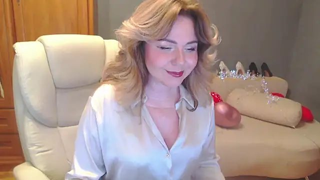 Cute sun online show from April 2026 12:46:02 AM