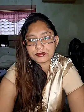 Snapshot of Sivanija_21 chatting on February 2025 02:11:02 PM Sivanija 21 online show from February 2025 02:11:02 PM