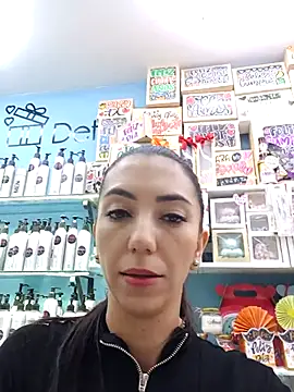 LunaZambrano online show from October 2025 06:37:01 PM