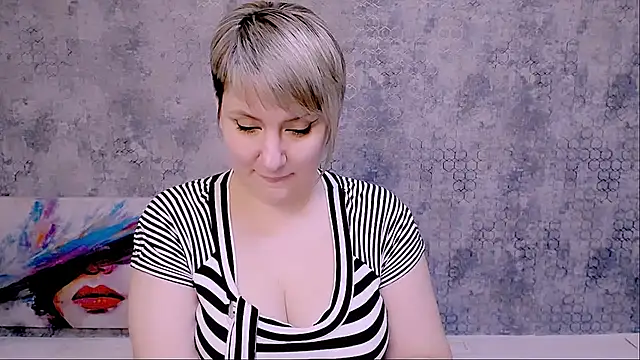 Djullia online show from February 2025 03:23:02 PM