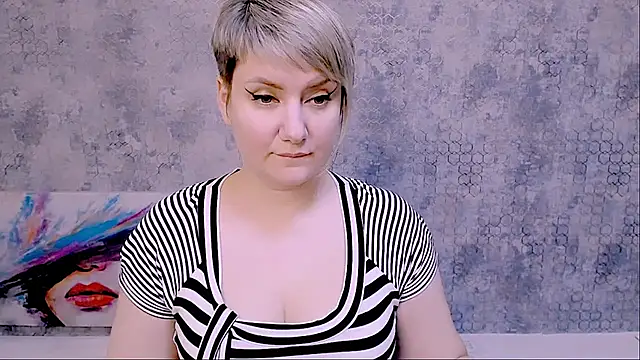 Djullia online show from February 2025 12:27:01 PM