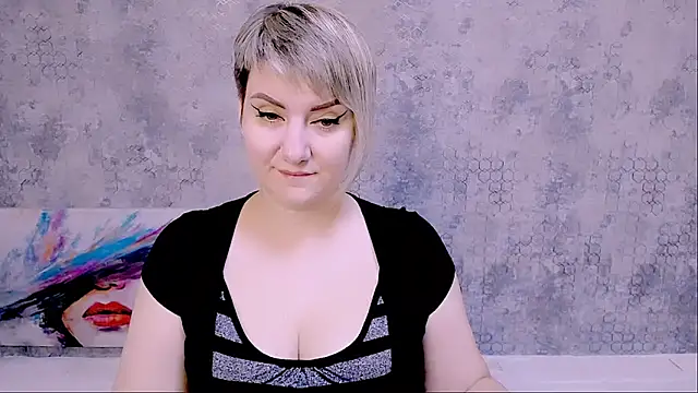 Djullia online show from September 2025 05:01:02 AM