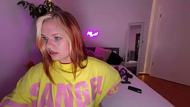 Snapshot of AnjaAmelia chatting on September 2025 07:02:02 PM AnjaAmelia online show from September 2025 07:02:02 PM