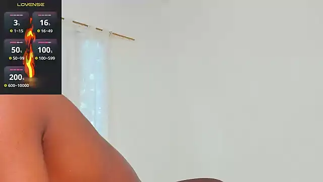 Snapshot of santi_brown chatting on January 2025 11:02:01 PM santi brown online show from January 2025 11:02:01 PM