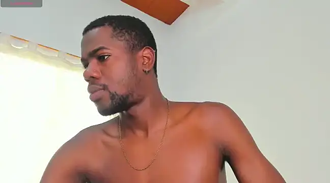 Snapshot of santi_brown chatting on March 2025 05:45:01 PM santi brown online show from March 2025 05:45:01 PM