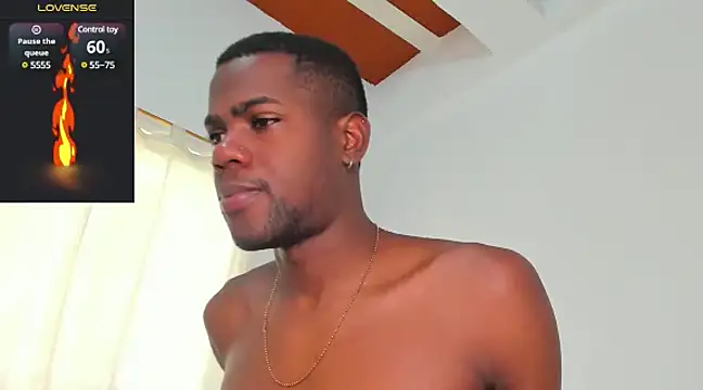 Snapshot of santi_brown chatting on March 2025 07:27:02 PM santi brown online show from March 2025 07:27:02 PM