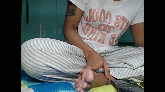 Snapshot of CuteRhea69 chatting on February 2026 01:33:02 PM CuteRhea69 online show from February 2026 01:33:02 PM