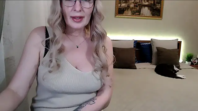 sensualEmilia online show from March 2025 02:32:02 PM