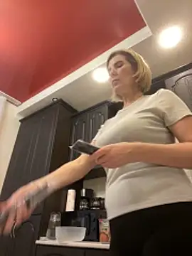 Snapshot of sensualEmilia chatting on February 2026 02:05:02 PM sensualEmilia online show from February 2026 02:05:02 PM