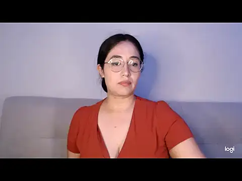 Snapshot of YummymeowW chatting on July 2026 01:01:01 AM YummymeowW online show from July 2026 01:01:01 AM