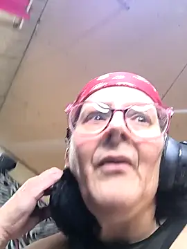 davisdesiresxh online show from November 2025 03:00:01 PM