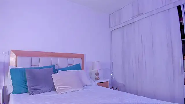 mia hank online show from January 2026 11:47:01 AM