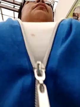   valentina18 online show from March 2025 04:17:01 PM