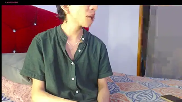 Snapshot of LAICK_01 chatting on April 2026 01:36:02 AM LAICK 01 online show from April 2026 01:36:02 AM