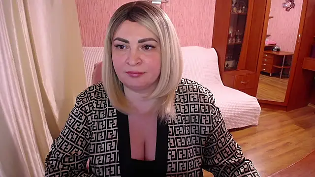 Snapshot of -MeowMeow chatting on June 2026 03:39:02 PM -MeowMeow online show from June 2026 03:39:02 PM