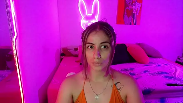 Snapshot of valentina_angel chatting on May 2026 11:43:02 PM valentina angel online show from May 2026 11:43:02 PM