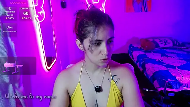 Snapshot of valentina_angel chatting on June 2026 04:28:01 AM valentina angel online show from June 2026 04:28:01 AM