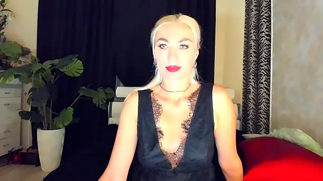 Snapshot of _SABOTAGE_ chatting on May 2026 01:11:02 AM SABOTAGE online show from May 2026 01:11:02 AM