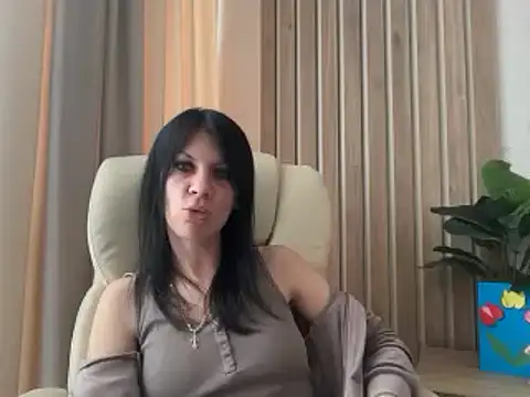 Snapshot of InjaAtHome chatting on April 2026 06:16:02 AM InjaAtHome online show from April 2026 06:16:02 AM