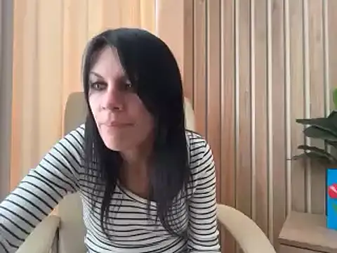 Snapshot of InjaAtHome chatting on April 2026 12:22:02 PM InjaAtHome online show from April 2026 12:22:02 PM