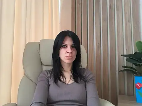 Snapshot of InjaAtHome chatting on April 2026 06:38:01 AM InjaAtHome online show from April 2026 06:38:01 AM