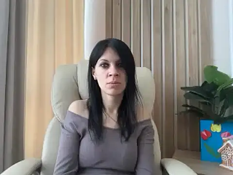 Snapshot of InjaAtHome chatting on April 2026 05:58:01 AM InjaAtHome online show from April 2026 05:58:01 AM
