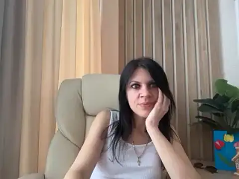 Snapshot of InjaAtHome chatting on May 2026 08:42:01 AM InjaAtHome online show from May 2026 08:42:01 AM