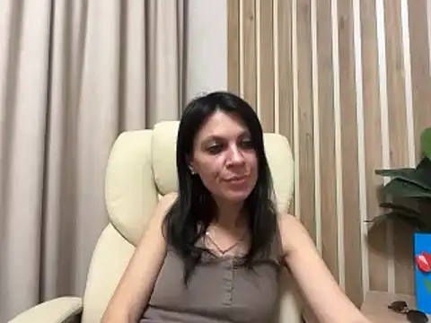 Snapshot of InjaAtHome chatting on May 2026 06:37:02 PM InjaAtHome online show from May 2026 06:37:02 PM