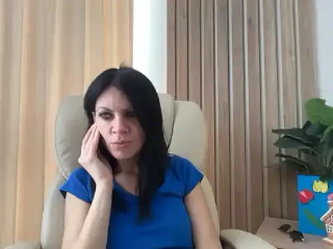 Snapshot of InjaAtHome chatting on May 2026 08:11:02 AM InjaAtHome online show from May 2026 08:11:02 AM