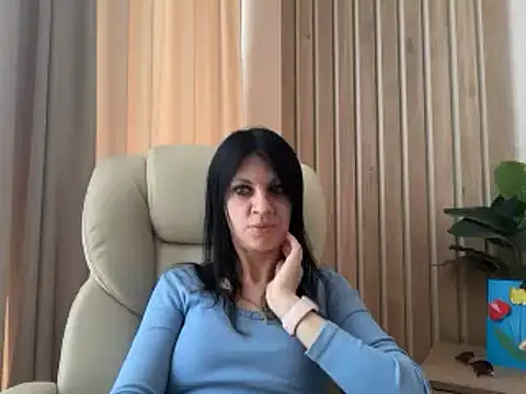 Snapshot of InjaAtHome chatting on May 2026 05:57:01 AM InjaAtHome online show from May 2026 05:57:01 AM