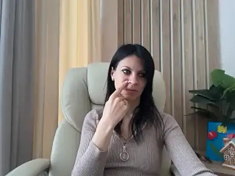 Snapshot of InjaAtHome chatting on May 2026 08:07:02 AM InjaAtHome online show from May 2026 08:07:02 AM