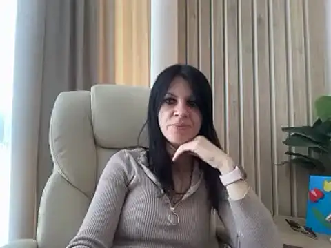 Snapshot of InjaAtHome chatting on May 2026 06:00:01 AM InjaAtHome online show from May 2026 06:00:01 AM