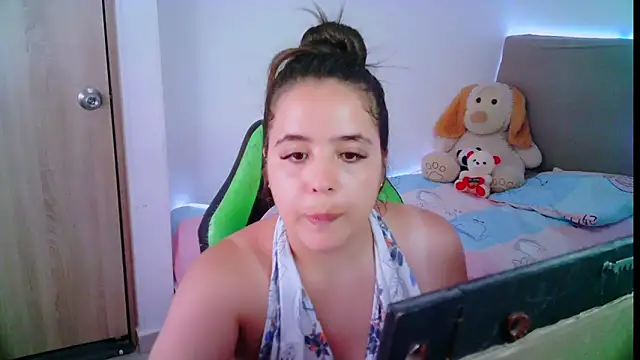 Snapshot of _alicia_z chatting on January 2025 06:14:01 PM alicia z online show from January 2025 06:14:01 PM