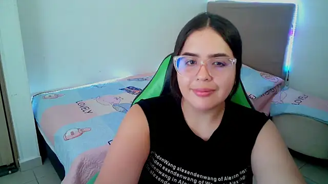 Snapshot of _alicia_z chatting on February 2025 12:19:02 AM alicia z online show from February 2025 12:19:02 AM