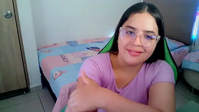 Snapshot of _alicia_z chatting on February 2025 12:16:01 AM alicia z online show from February 2025 12:16:01 AM