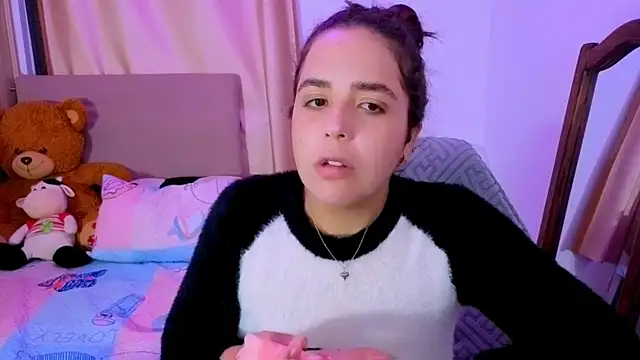 Snapshot of _alicia_z chatting on February 2026 05:26:01 AM alicia z online show from February 2026 05:26:01 AM