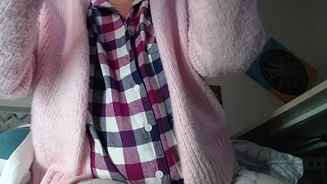 Snapshot of AuroraWillows chatting on February 2026 04:49:02 AM AuroraWillows online show from February 2026 04:49:02 AM