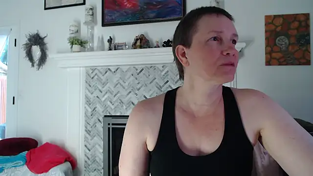 Snapshot of AuroraWillows chatting on April 2026 12:29:02 PM AuroraWillows online show from April 2026 12:29:02 PM