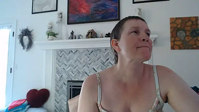 Snapshot of AuroraWillows chatting on May 2026 04:34:01 PM AuroraWillows online show from May 2026 04:34:01 PM