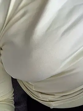 Snapshot of YourMeoww chatting on November 2025 08:59:01 AM YourMeoww online show from November 2025 08:59:01 AM