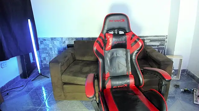 davinalhot online show from April 2026 07:36:02 AM