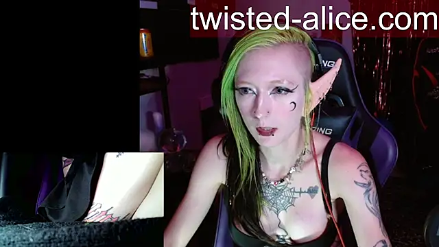 Snapshot of alicewonder09 chatting on July 2026 04:05:01 AM alicewonder09 online show from July 2026 04:05:01 AM