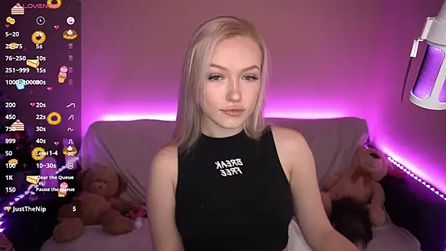 Snapshot of AmandaFiree chatting on January 2025 10:43:01 AM AmandaFiree online show from January 2025 10:43:01 AM