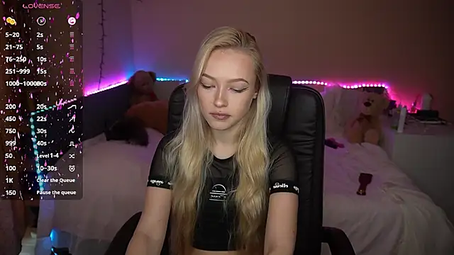 Snapshot of AmandaFiree chatting on October 2025 06:47:01 AM AmandaFiree online show from October 2025 06:47:01 AM