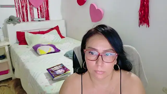 hottplay online show from February 2026 05:21:01 PM